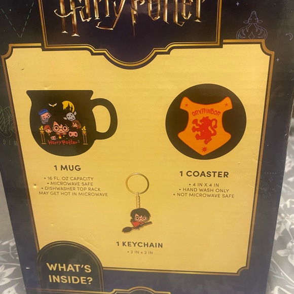 Gryffindor Kids Accessory Set - Black and Gold - Picture 7 of 8